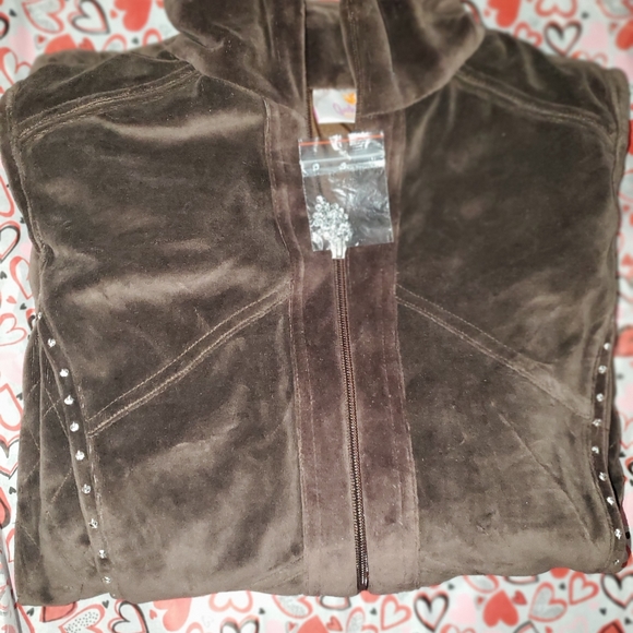 NWOT Quaker factory chocolate velour zipup vest - Picture 3 of 5